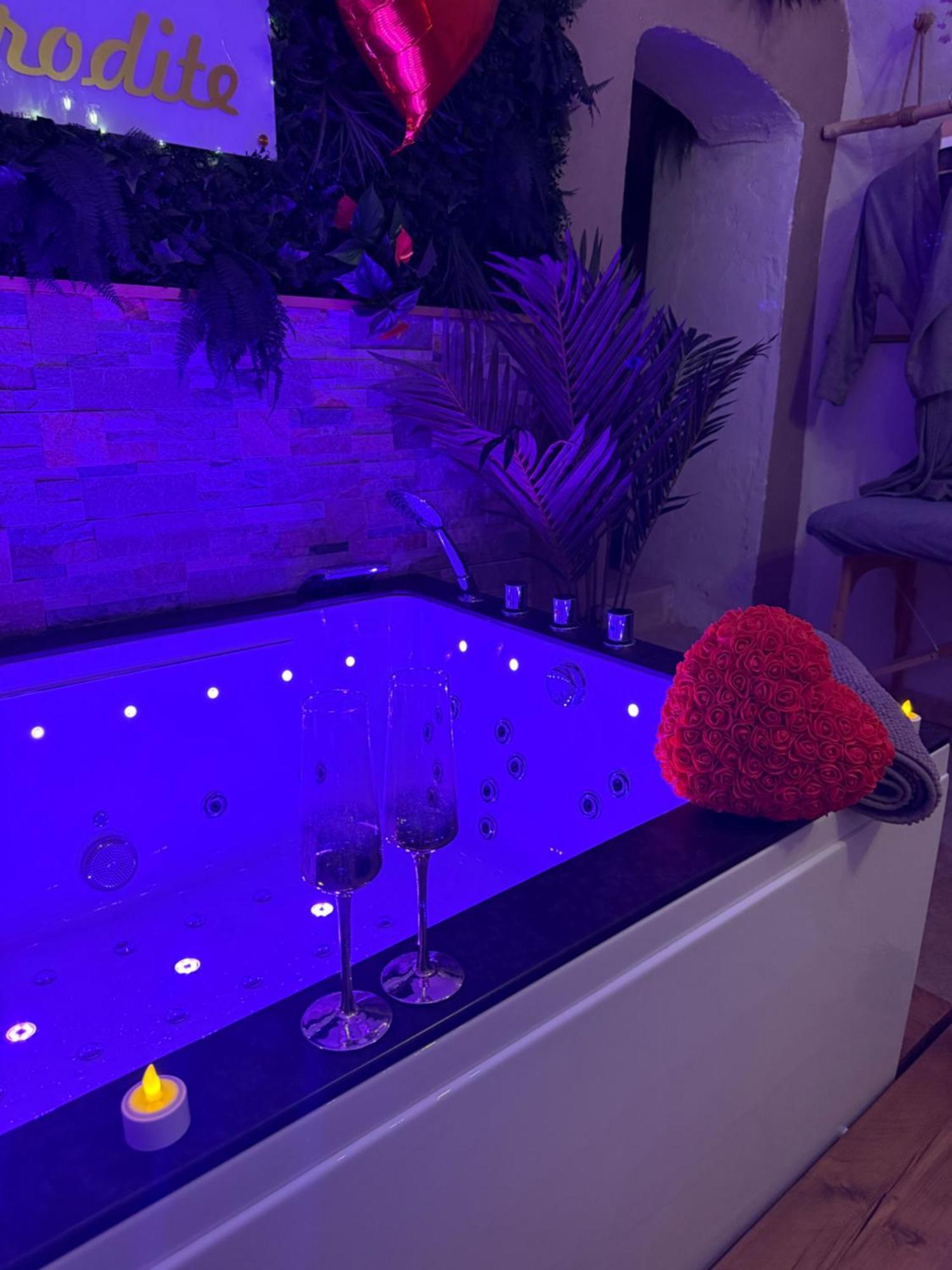 Les Bains D'Aphrodite, Suite Hammam & Spa Auriol Extérieur photo